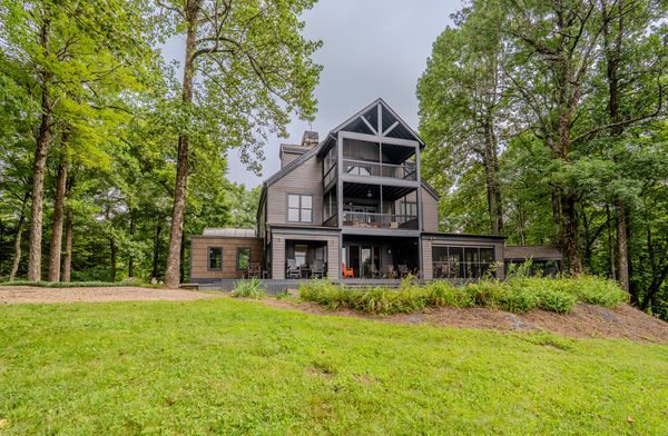 42 Wild Magnolia Way, Cliffs Valley